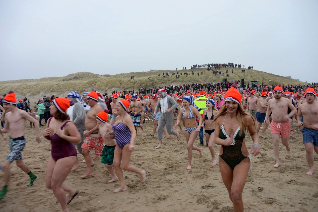 ../Images/Nieuwjaarsduik Nederzandt 2020 040.jpg